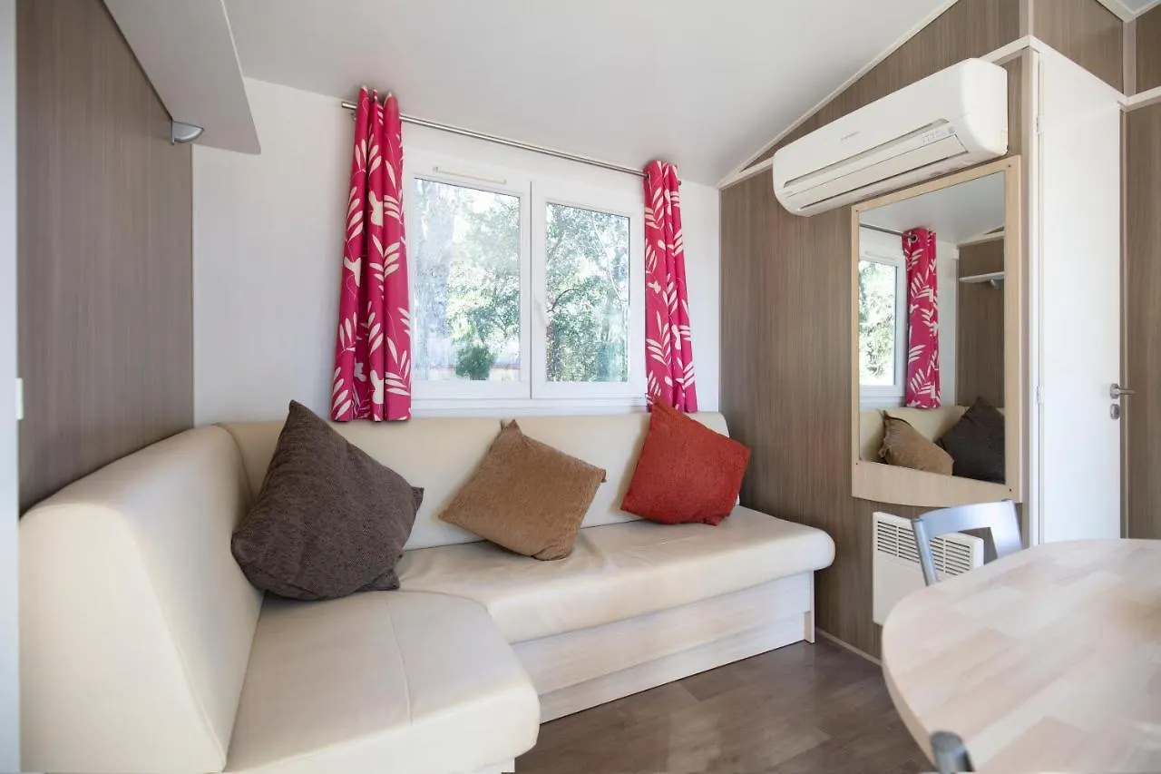 Hostal Rural Can Pau Cantallops 3*,