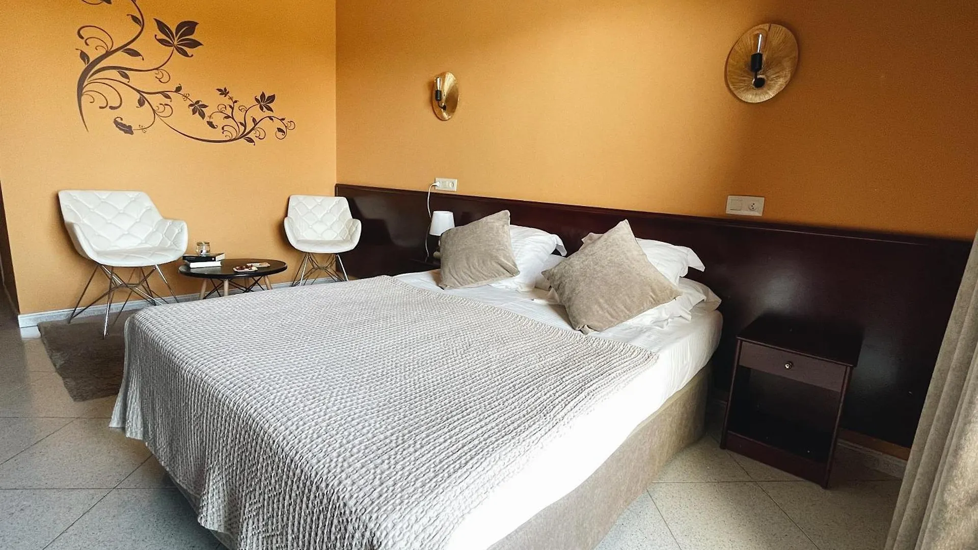 Hostal Rural Can Pau Cantallops