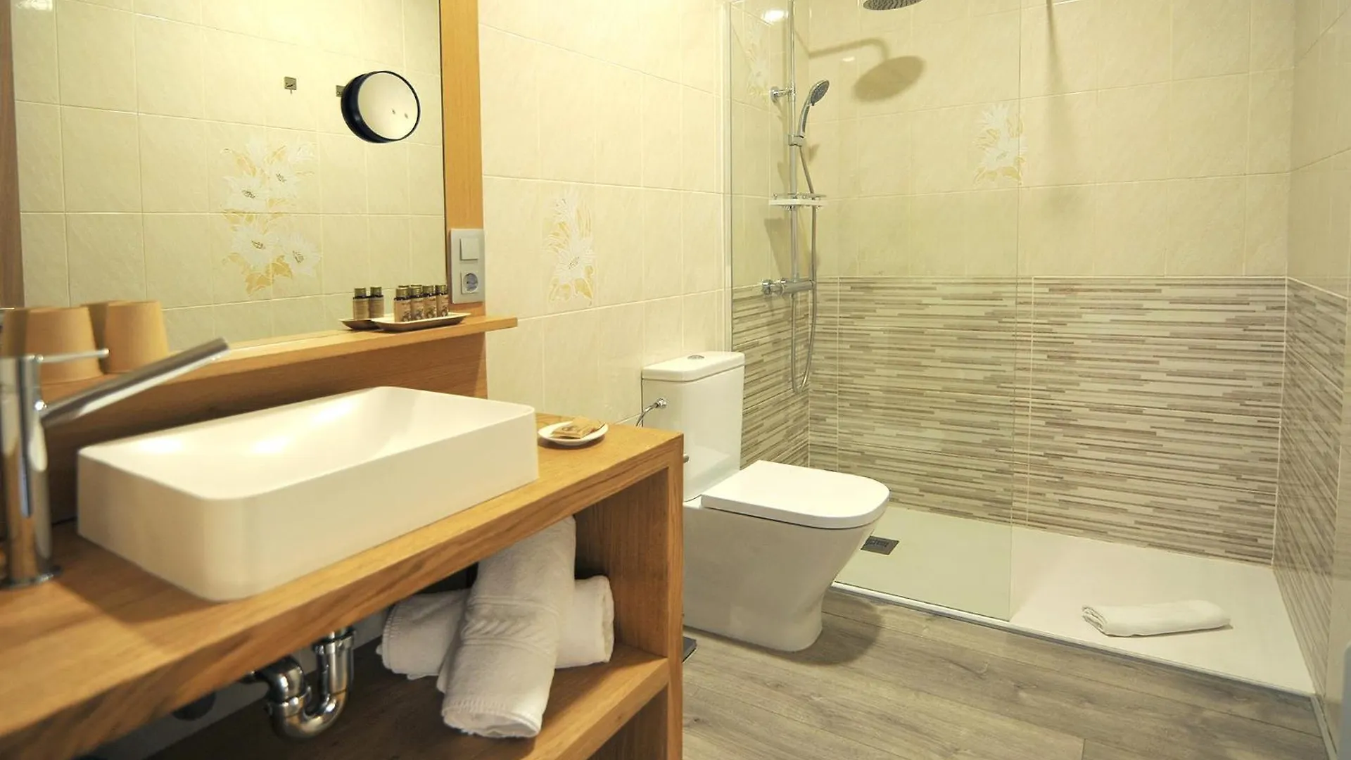 Hostal Rural Can Pau Cantallops 3*,