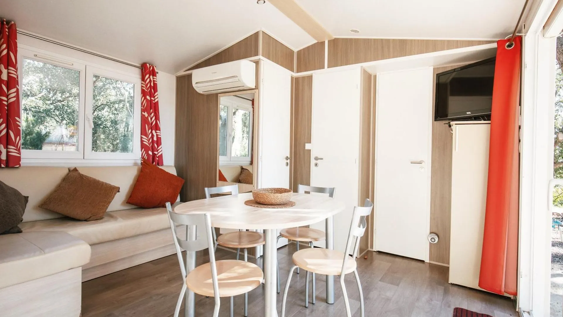 *** Guest house Hostal Rural Can Pau Cantallops Spain